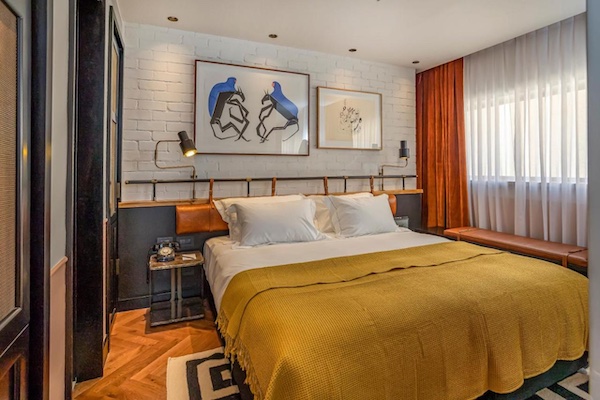 Backstage Hotel
