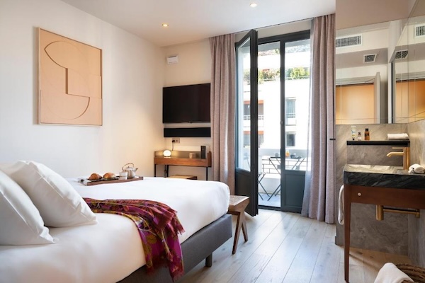 Hébé Hotel