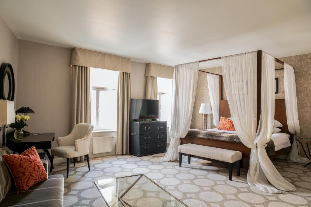Grand Palace Hotel