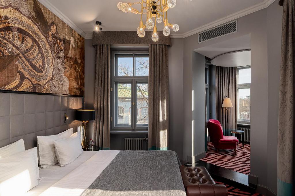 Grand Poet Hotel