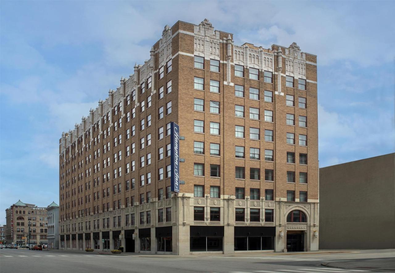 Hampton Inn Indianapolis Downtown Across From Circle Centre in Indianapolis